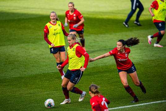 Elise Hove Thorsnes and Ingrid Syrstad Engen of the