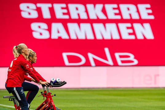 Anja Sønstevold and Celin Bizet Ildhusøy of the Norwegian