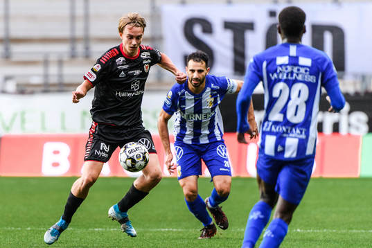 Kalmars Isak Magnusson och IFK Göteborg André Calisir