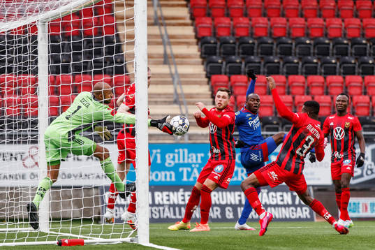 Östersunds målvakt Aly Keita