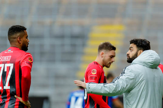 Östersunds assisterande tränare Amir Azrafshan i samtla