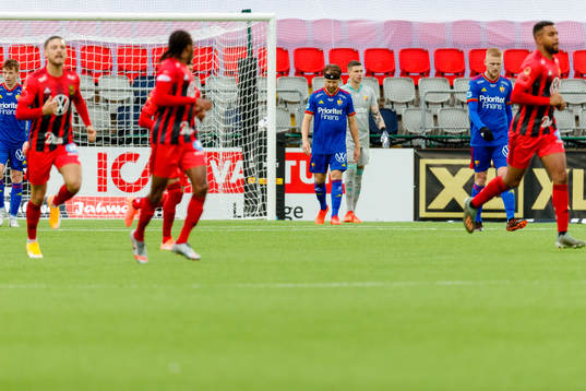 Djurgårdens Jacob Une Larsson deppar