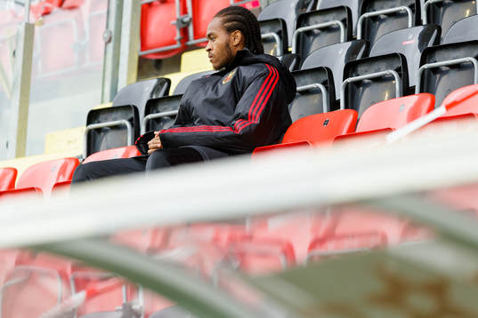 Östersunds Francis Jon-Baptiste på avbytarbänken