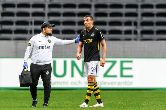 s Nabil Bahoui lämnar planen