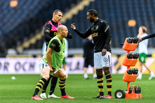 s  Nabil Bahoui, Per Karlsson och Henok Goitom