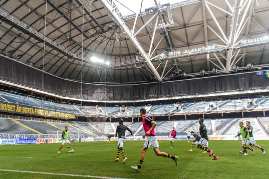 s  spelare värmer upp