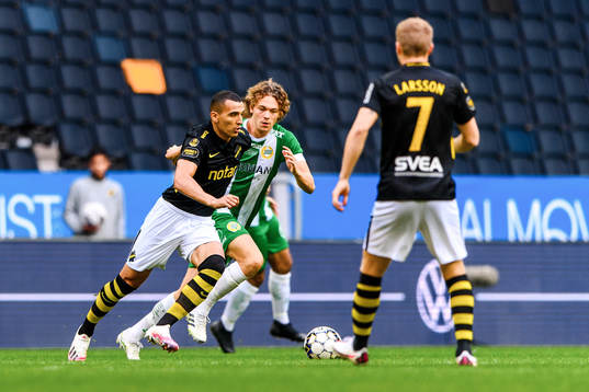 s  Nabil Bahoui och Hammarbys Kalle Björklund