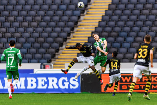s Henok Goitom och Hammarbys Richard Magyar
