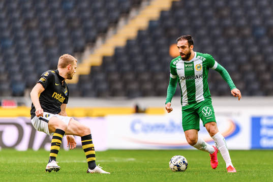 s  Sebastian Larsson och Hammarbys Abdul Khalili
