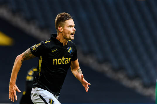 s Mikael Lustig jublar