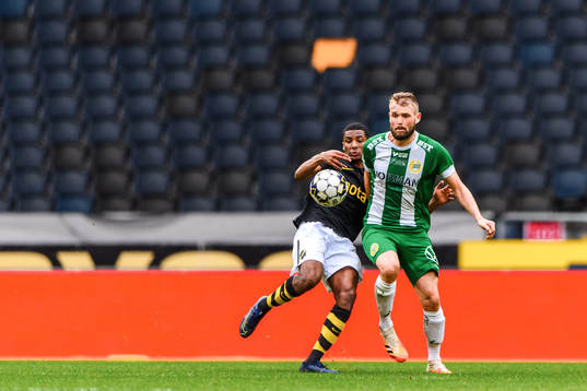 s Paulos Abraham och Hammarbys Mads Fenger Nielsen