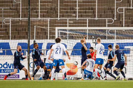 IFK Norrköpings Alexander Fransson gör 1-1 bakom Malmö