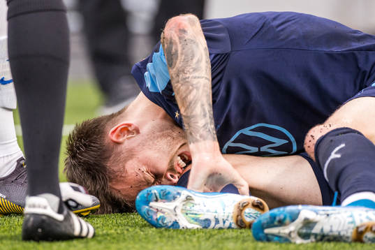 Malmö FFs Arnór Traustason har ont