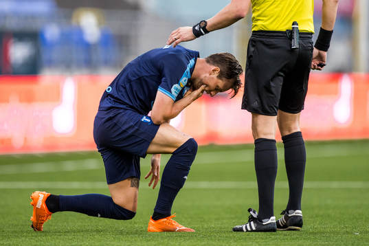 Malmö FFs Eric Larsson har ont