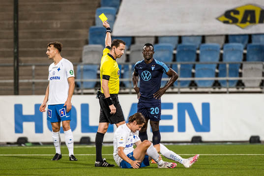 Malmö FFs Bonke Innocent får en varning