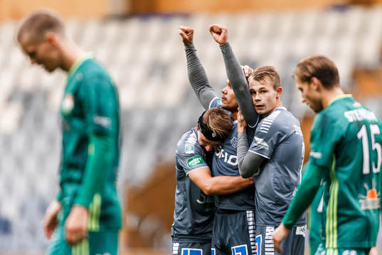 Brages Seth Kanteh Hellberg jublar