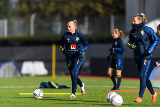 Stina Blackstenius and Nathalie Björn