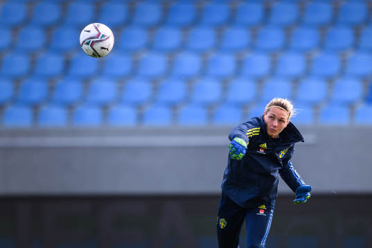 Goalkeeper Jennifer Falk