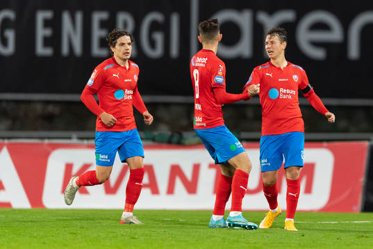 Helsingborgs Alex Timossi jublar med lagkamrater