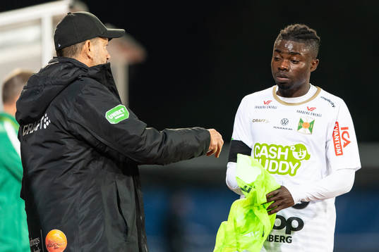 Varbergs Gideon Mensah blir utbytt