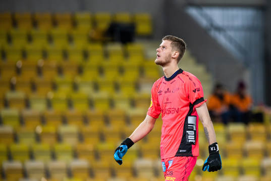 Elfsborgs målvakt Tim Rönning deppar