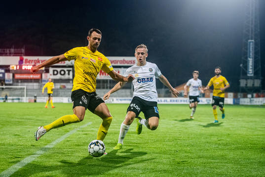 Mjällbys Max Watson och Örebros David Seger