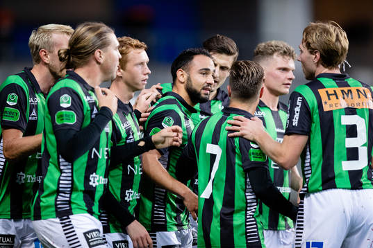 GAIS Richard Yarsuvat jublar med lagkamrater