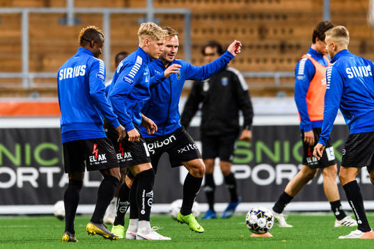 Sirius spelare värmer upp