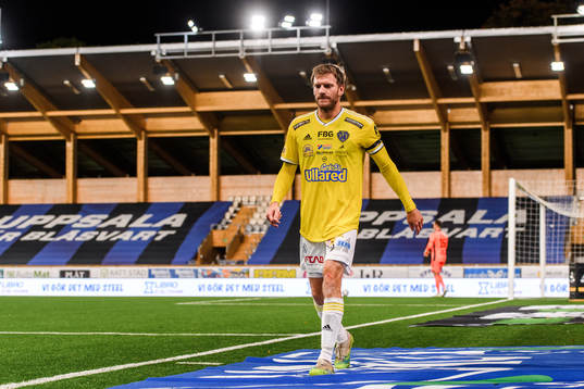 Falkenbergs Karl Söderström lämnar planen