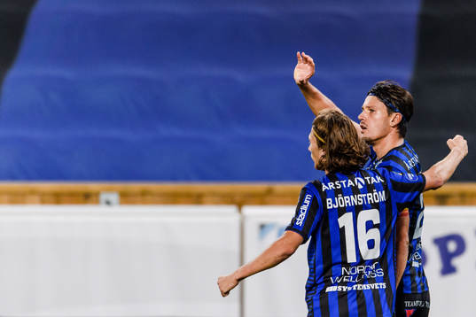 Sirius Axel Björnström och Stefano Vecchia jublar