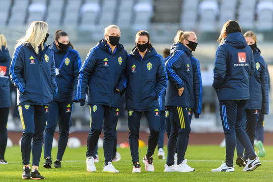 Magdalena Eriksson and Jessica Samuelsson of Sweden