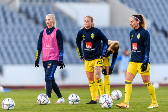 Sofia Jakobsson , Anna Anvegård and Kosovare Asllani of