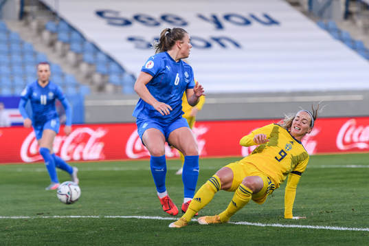 Ingibjörg Sigurdardottir of Iceland and Kosovare Asllani