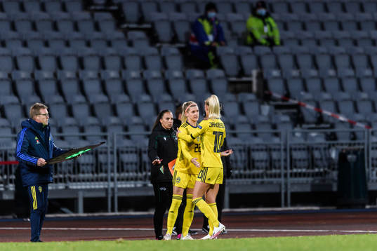 Olivia Schough  and Sofia Jakobsson of Sweden