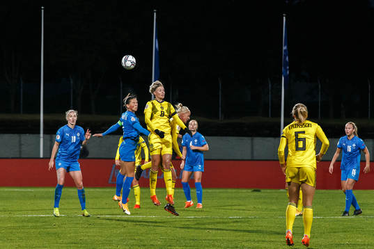Sara Björk Gunnarsdottir of Iceland and Lina Hurtig of