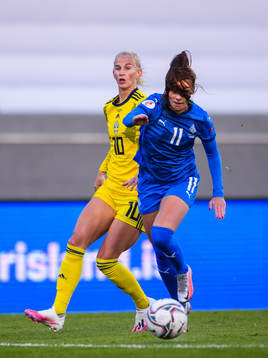 Sofia Jakobsson of Sweden and Hallbera Gudny Gisladottir of