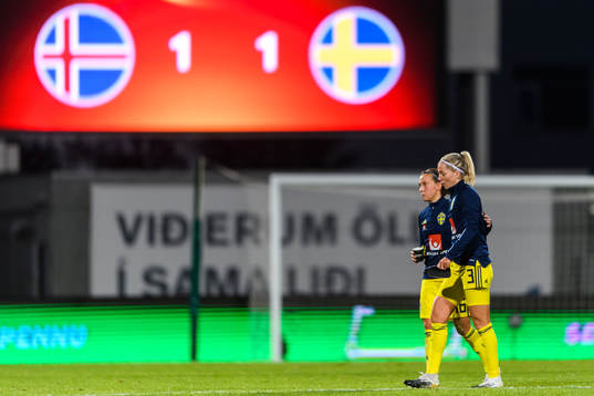 Julia Zigiotti Olme and Linda Sembrant of Sweden looks