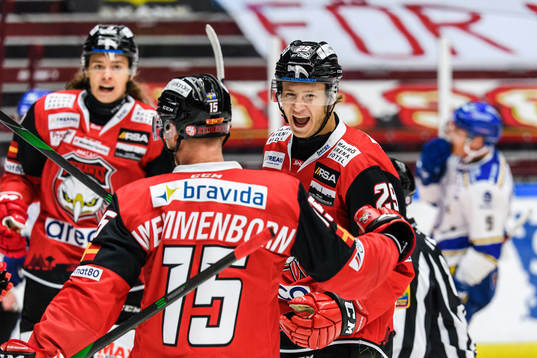 Malmö Redhawks Axel Wemmenborn och Eric Engstrand jublar