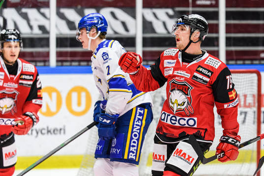 Malmö Redhawks Axel Wemmenborn jublar