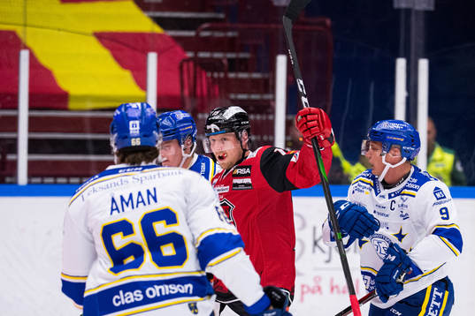 Malmö Redhawks Axel Wemmenborn jublar