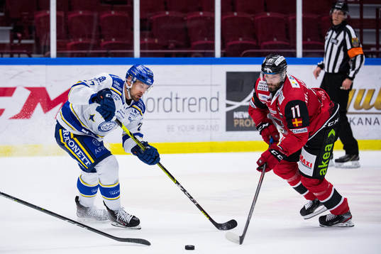 Leksands Marek Hrivík och Malmö Redhawks Markus Lauridsen