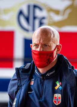 Anders Jacobson, assistant coach of Norway, arrives wearing