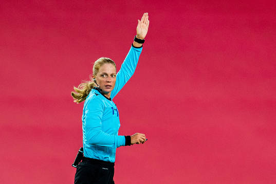 Petra Pavlikova, referee