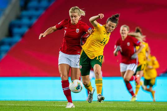 Elise Thorsnes of Norway and Hayley Ladd of Wales
