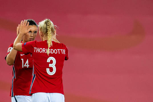 Ingrid Syrstad Engen and Maria Thorisdottir of Norway