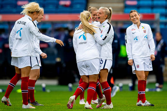 Emilie Woldvik of Norway warms up