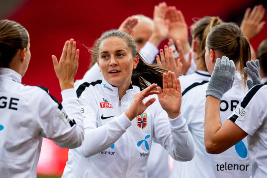 Vilde Bøe Risa of Norway warms up