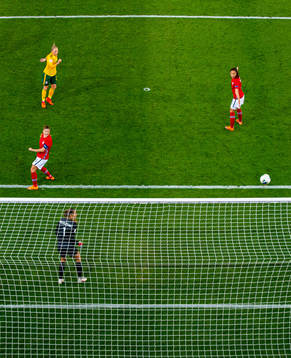 Maren Mjelde, goalkeeper Cecilie Fiskerstrand and Ingrid