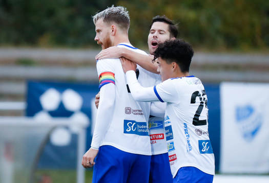 IFK Lueås William Olausson jublar till samman med Isak