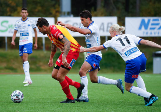 IFK Luleås Yassine Assam och Max Wårell fi närkamp